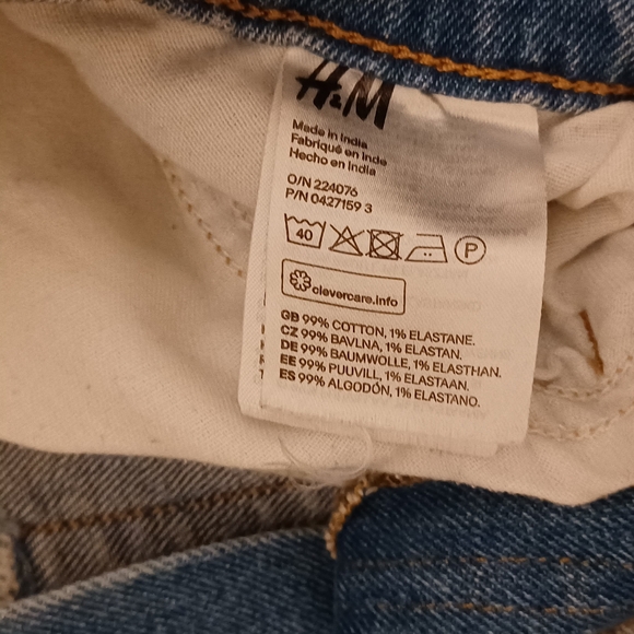 Distressed Light Blue Denim Jeans - Picture 3 of 6